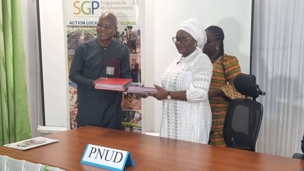 Partenariat ACDI-PNUD : Signature d'une convention relatif au la promotion au projet de renforcement des pratiques agricoles durables pour la protection des berges du fleuve Yoto dans le canton de Kpédomé, Haho 3.